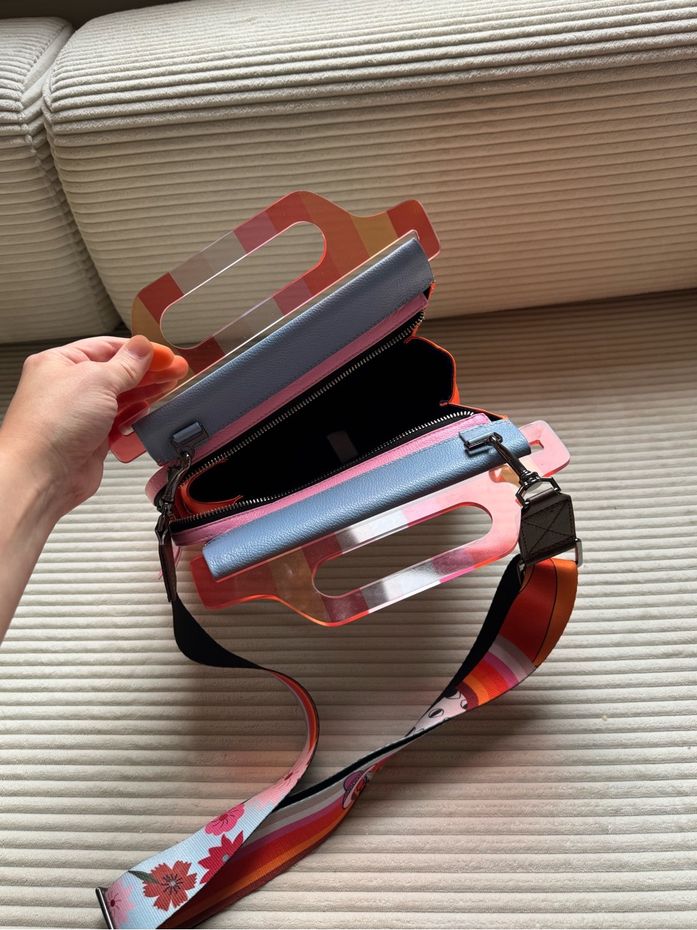 Min & Mon Pink Acrylic Handle Eye-Print Handbag - Picture 5 of 5